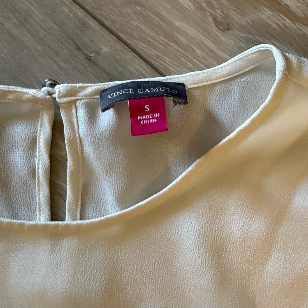 Vince Camuto Cream white feather Fringe short Sleeve Blouse top satin Small - Picture 8 of 8